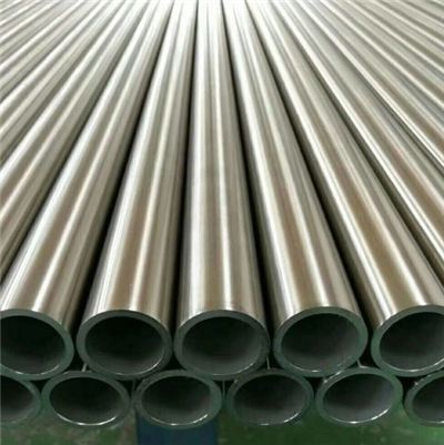 נירוסטה צינור וצינור ללא תפרים ומרותכים